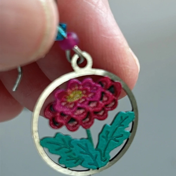 Pink zinnia earrings with beads. Silver color. Lightweight. - Picture 3 of 3